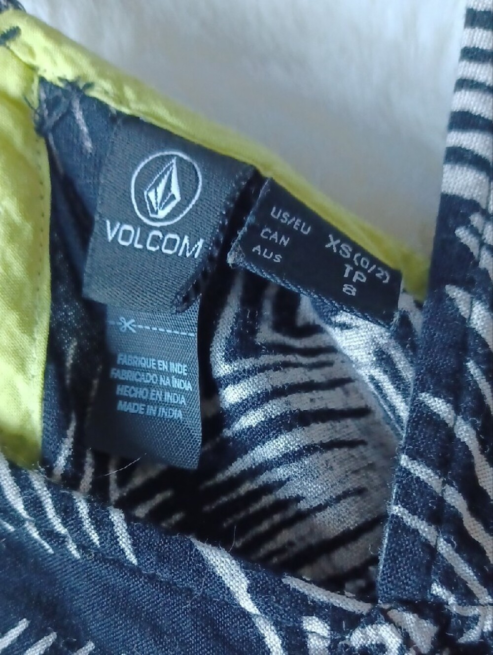 Volcolm Black & Cream Palm-Print Mini Dress - Picture 4 of 8